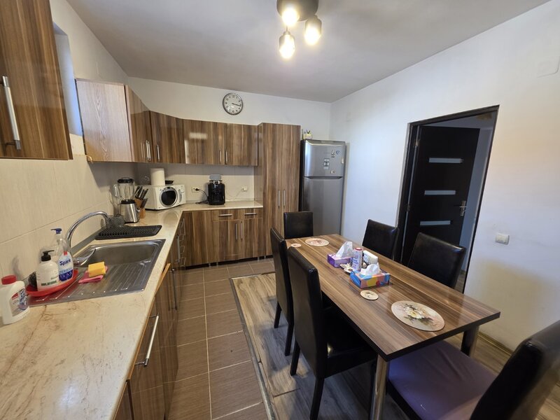 Cartier 23 August, 10 minute metrou Republica, duplex in vila, centrala