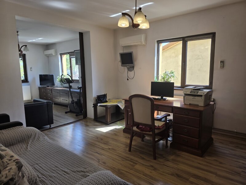 Cartier 23 August, 10 minute metrou Republica, duplex in vila, centrala