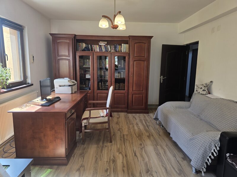 Cartier 23 August, 10 minute metrou Republica, duplex in vila, centrala