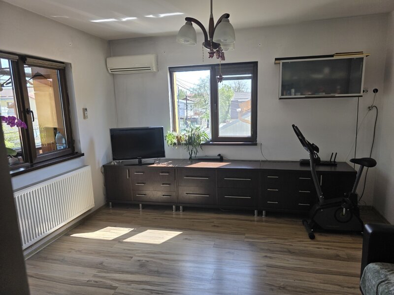 Cartier 23 August, 10 minute metrou Republica, duplex in vila, centrala